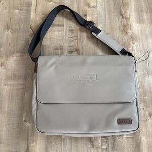 NEW Bugatti Computer Bag‎ Messenger Crossbody Briefcase JB Hunt Pebbled Taupe